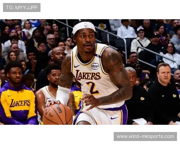 范德比尔特铁闸表现亮眼,助力球队稳固防线 范德比尔特铁闸表现亮眼,助力球队稳固防线